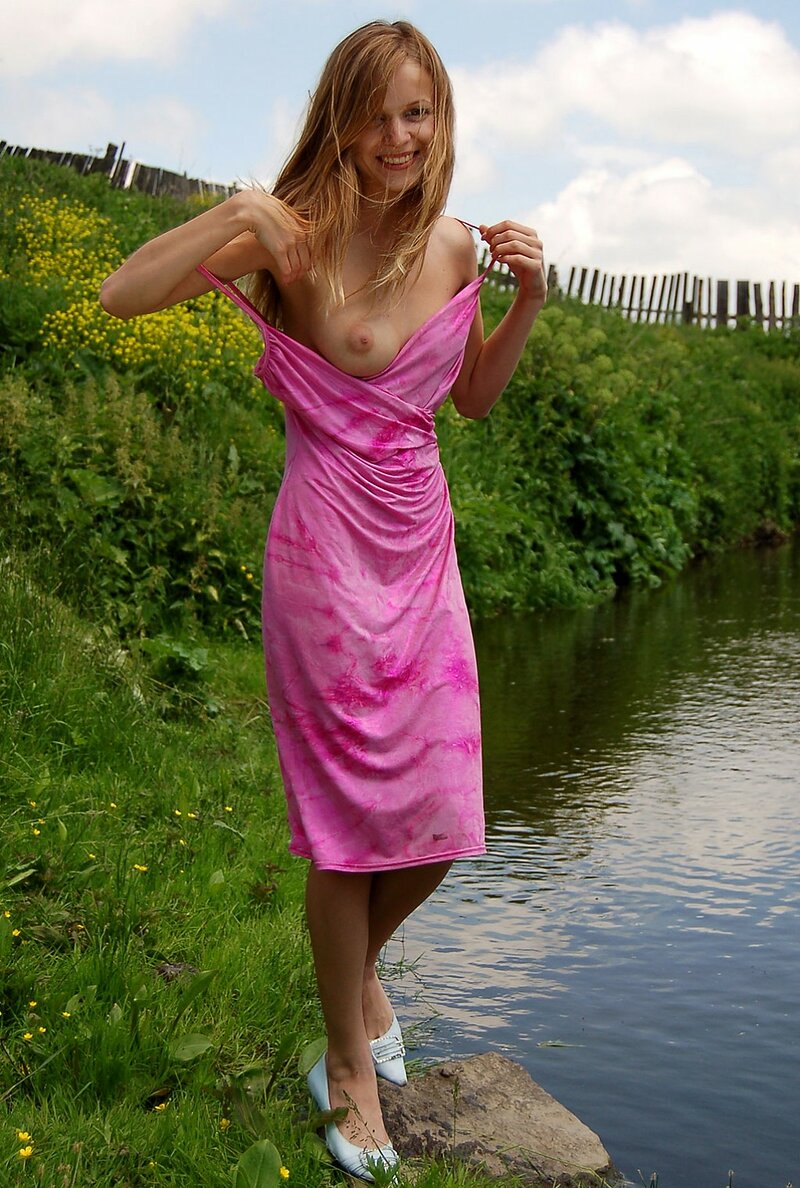 Зина, 25